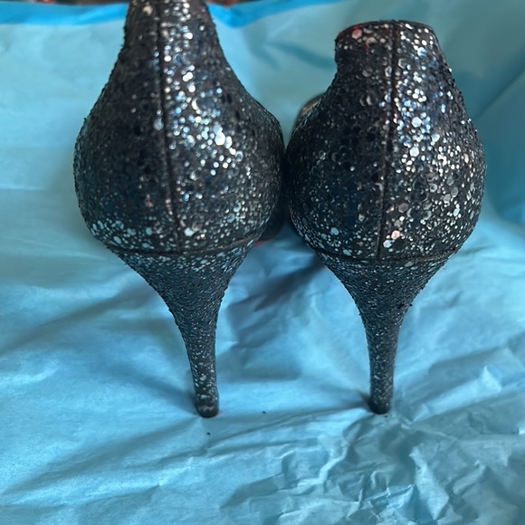 LOUIS VUITTON, BLACK SEQUINS OPEN TOE HEELS 40 1/2 with original red bag - Picture 9 of 13